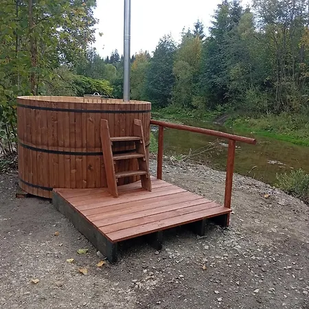 тиша біля річки Holiday home *